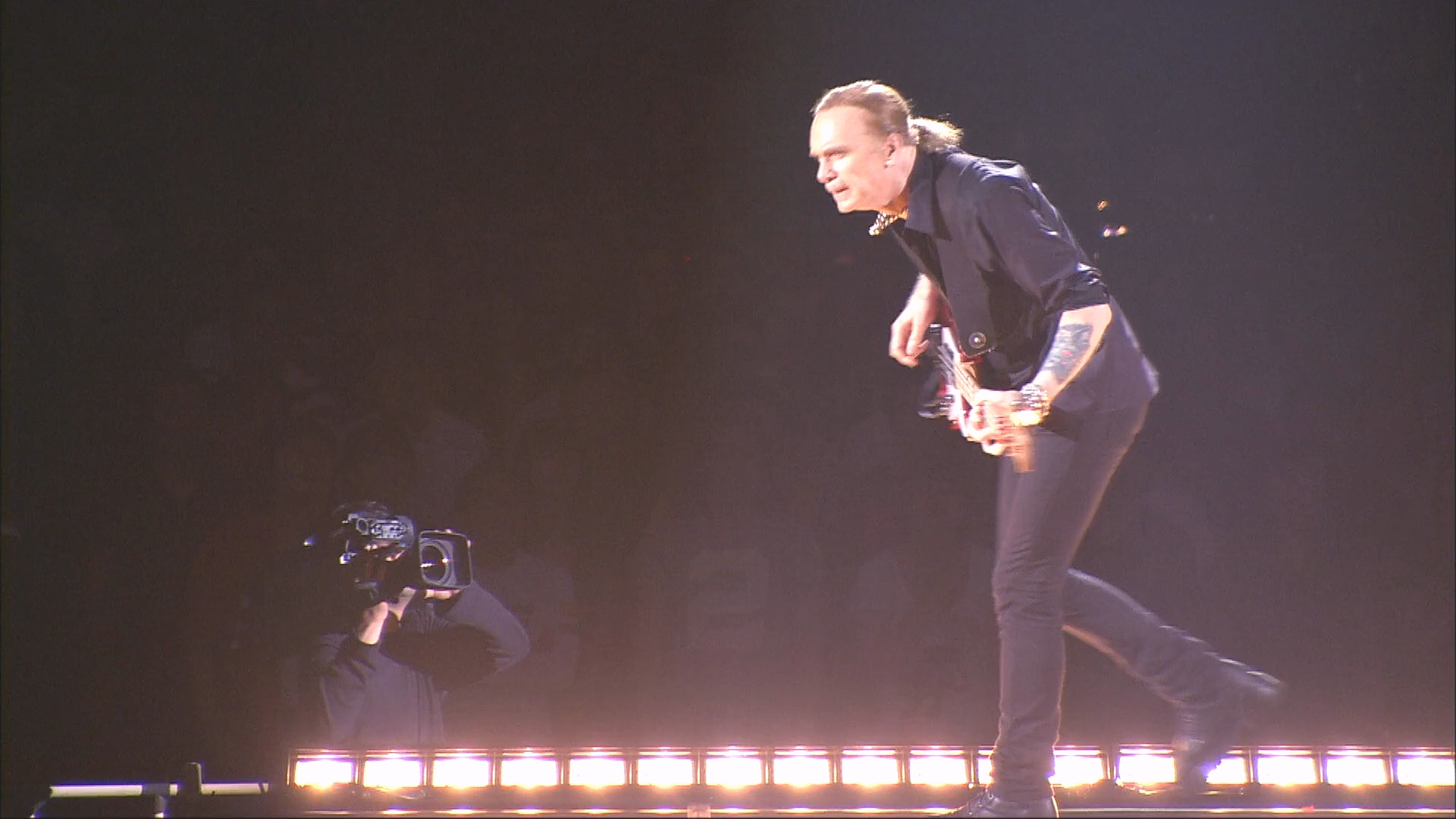 Mr. Big - Back To Budokan (Next Time Around 2009 Tour) [2011, Hard rock, BDRip 1080p].mkv_20230415_094103.190.png