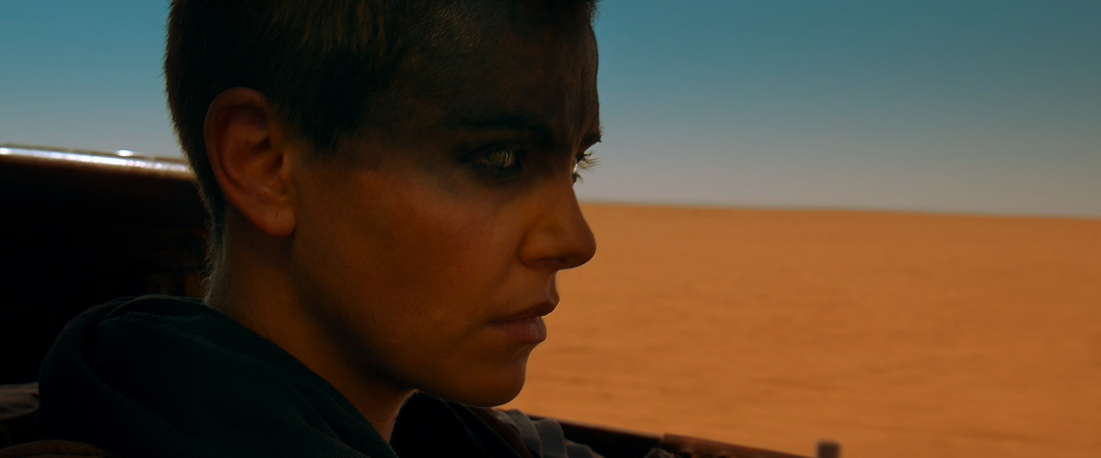 Безумный Макс - Дорога ярости (Mad Max - Fury Road) 2015.mkv_snapshot_00.10.50.650.jpg