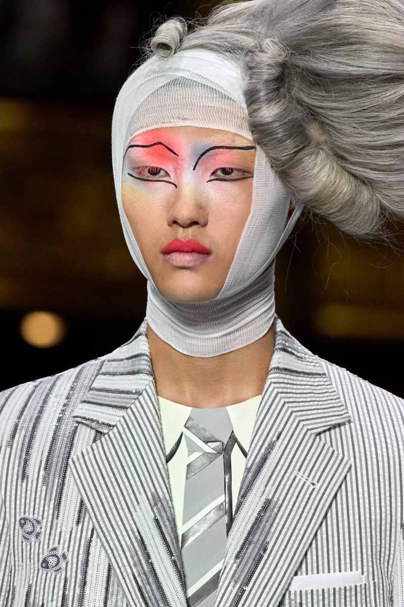 00047-thom-browne-fall-2023-couture-details-credit-gorunway.jpg