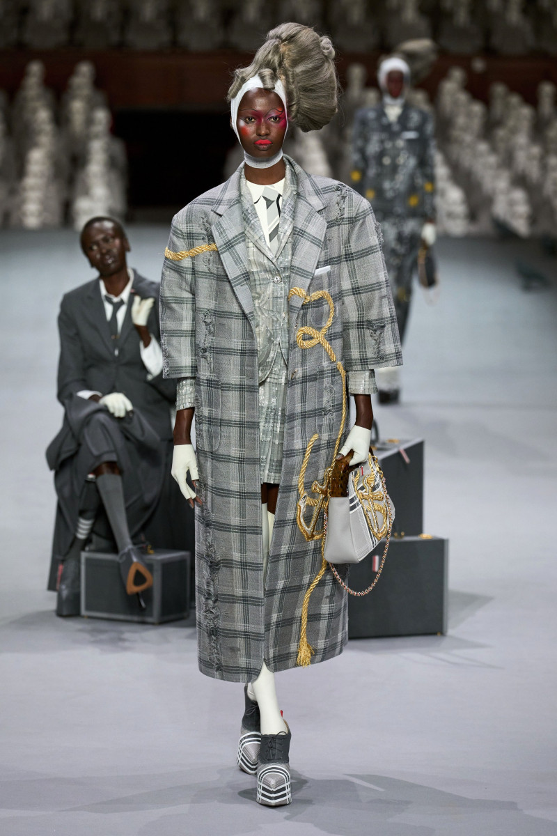 00022-thom-browne-fall-2023-couture-credit-gorunway.jpg