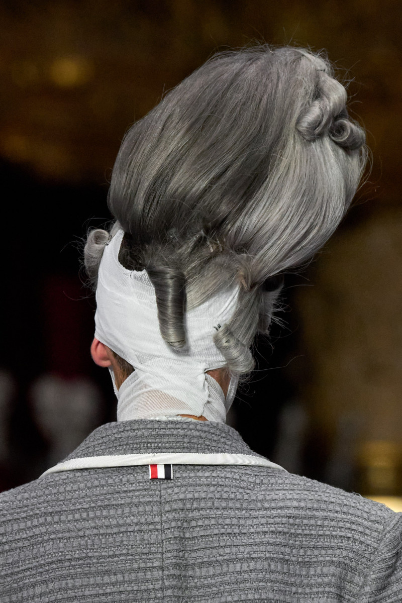 00114-thom-browne-fall-2023-couture-details-credit-gorunway.jpg
