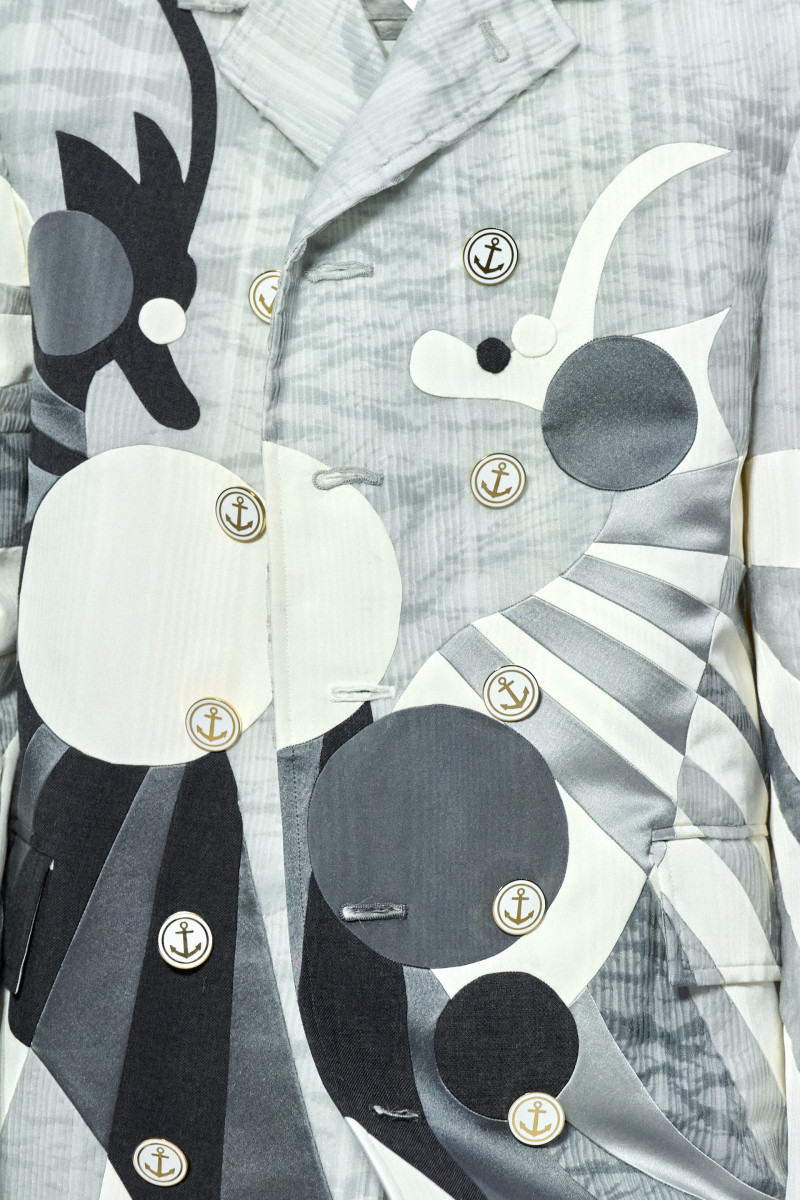 00073-thom-browne-fall-2023-couture-details-credit-gorunway.jpg