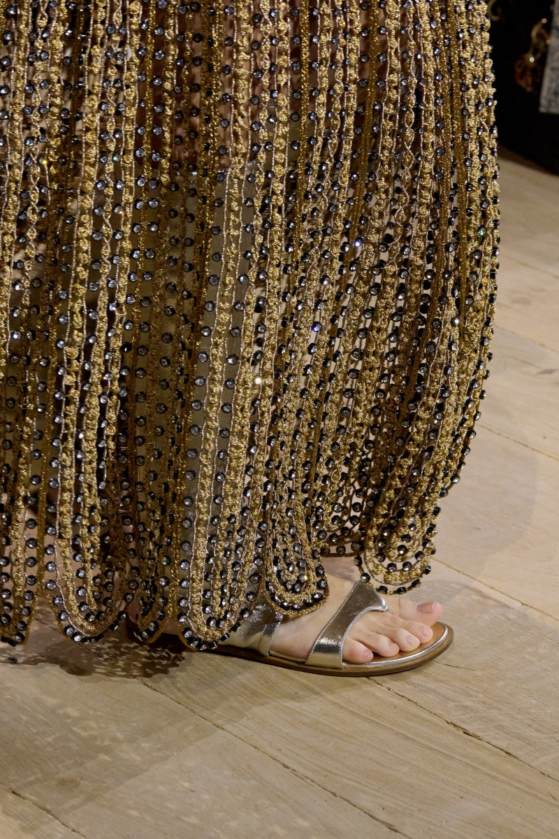 00071-christian-dior-fall-2023-couture-details-credit-gorunway.jpg
