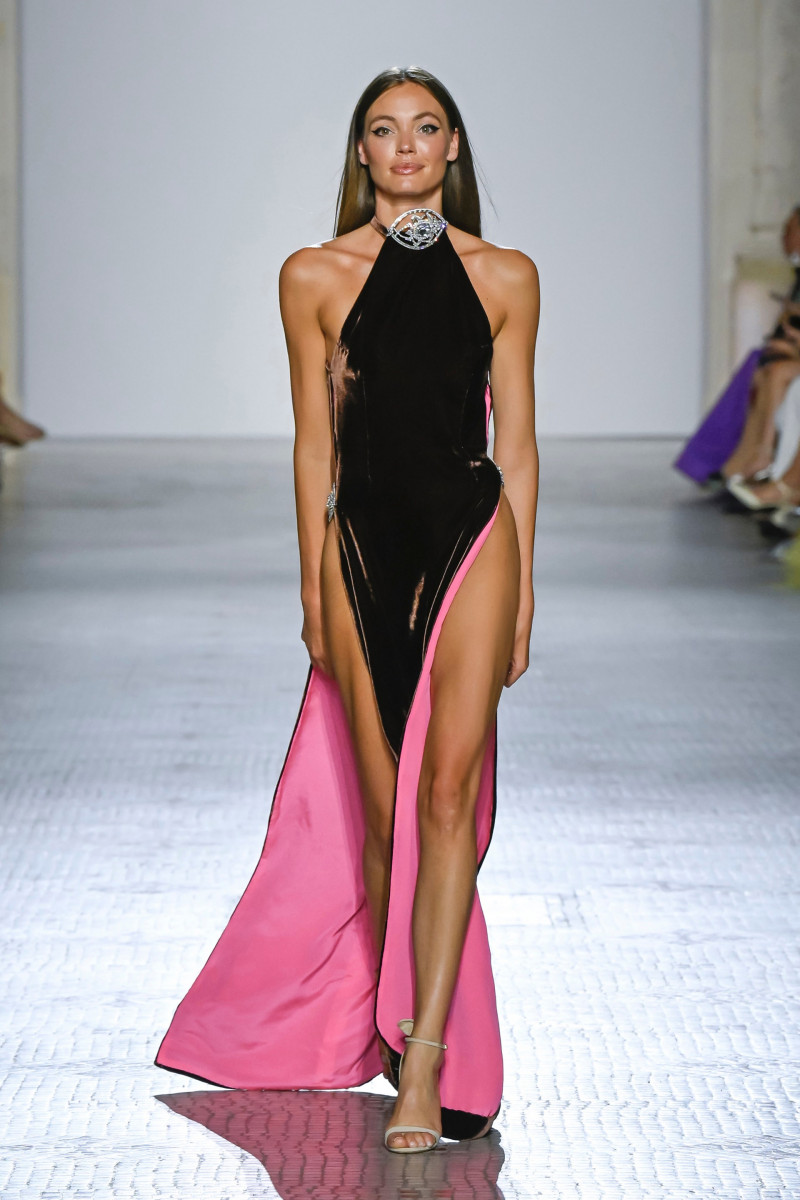 00035-celia-kritharioti-fall-2023-couture-credit-brand.jpg
