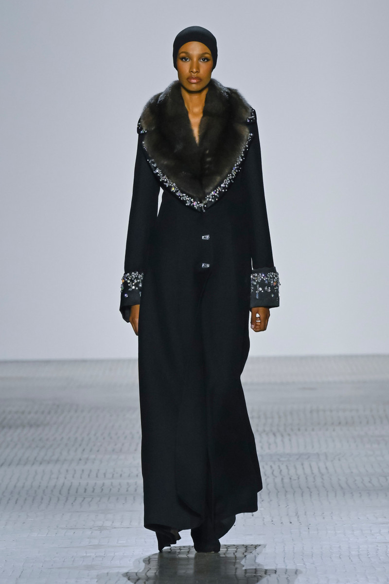 00008-celia-kritharioti-fall-2023-couture-credit-brand.jpg
