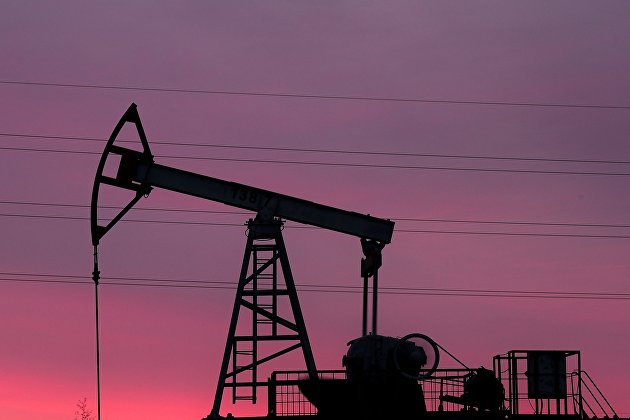 Нефть слабо дорожает в ходе торгов среды