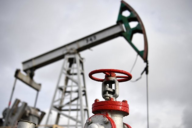 Нефть вряд ли превысит 90 долларов за баррель, считает аналитик