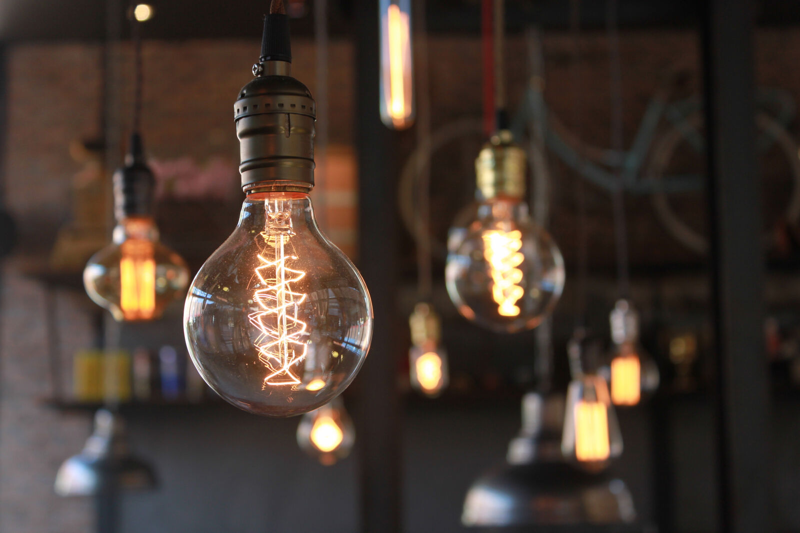 Винтажный дизайн: используем красивые Лампы Эдисона