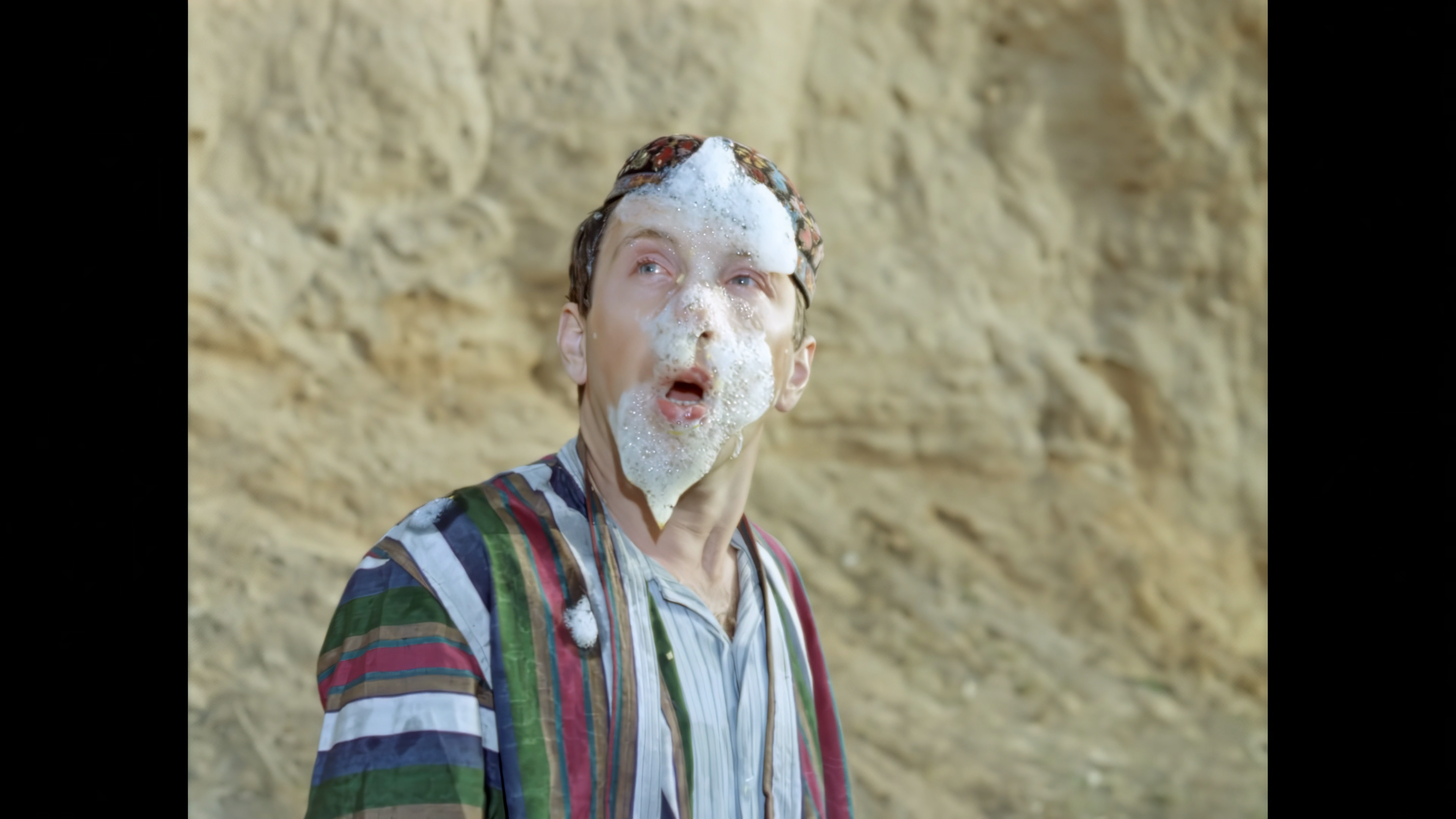 Джентльмены удачи 1971 4К.mkv_20230826_102436.333.png