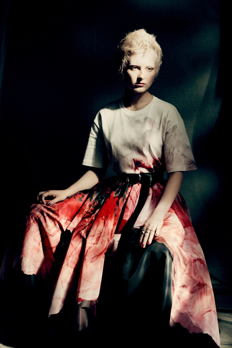 00004-Alexander-McQueen-Fall-21-credit-Paolo-Roversi-Brand.jpg