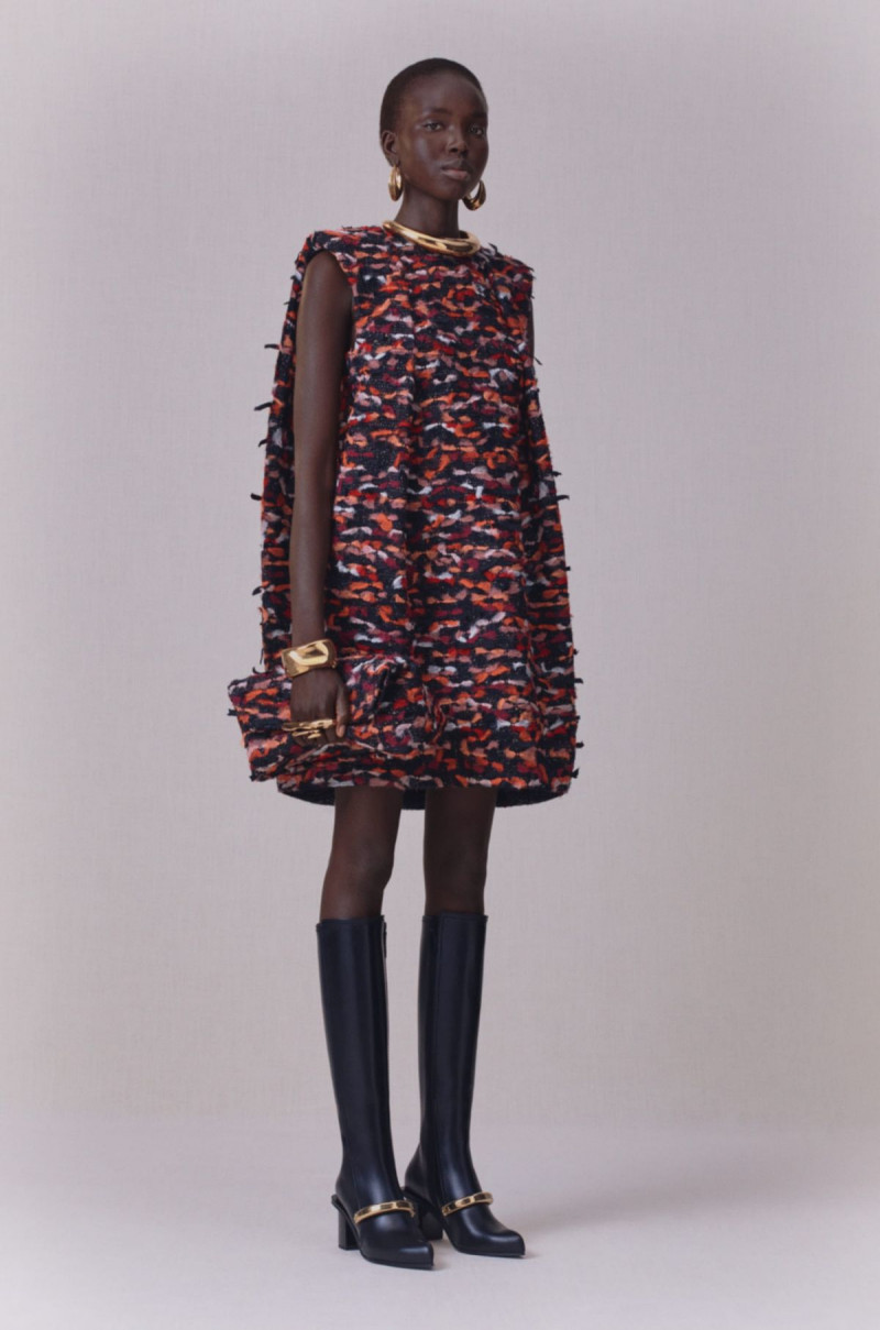 Alexander-McQueen-pre-fall-20-5435-1578994127.jpg