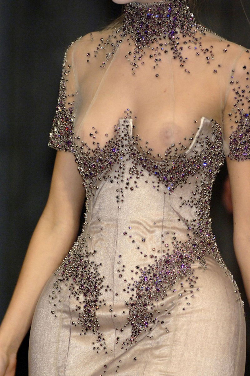 Alexander+McQueen+Spring+2007+Details+gmHH2cVSlbhx.jpg