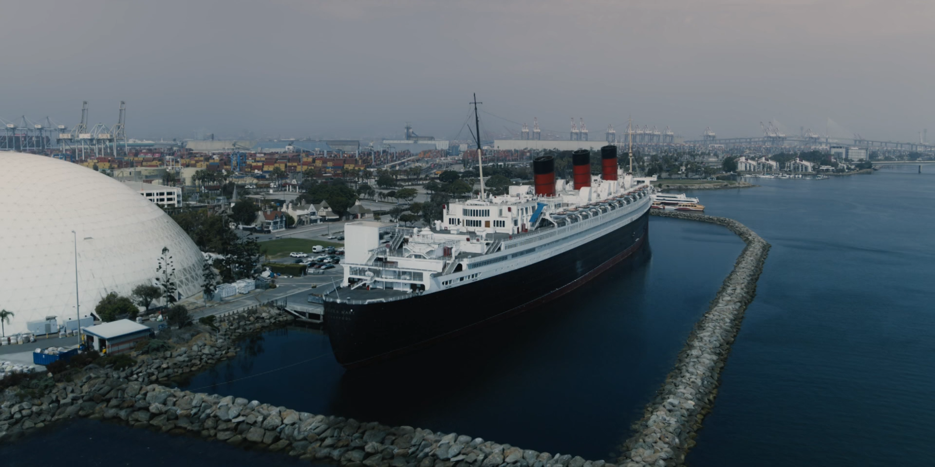 Haunting of the Queen Mary 2023 WEB-DL 1080p.mkv_snapshot_00.12.12.png