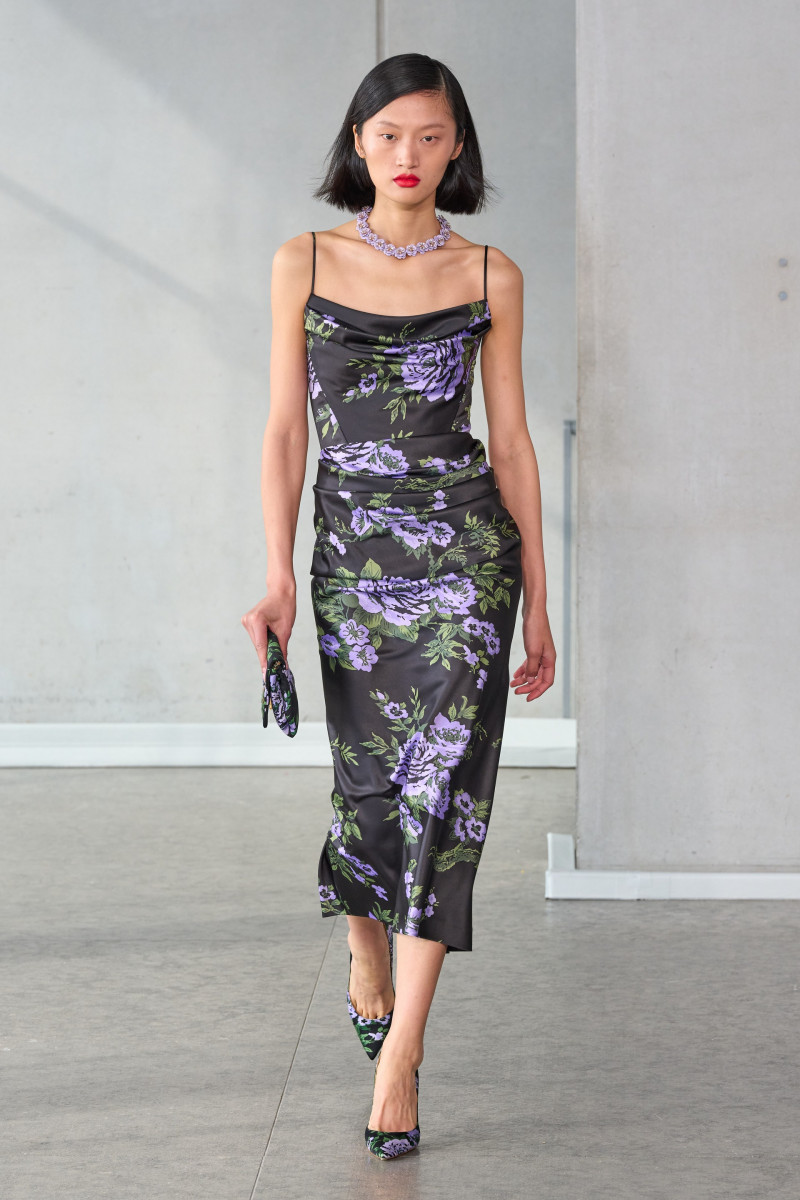 00024-carolina-herrera-spring-2024-ready-to-wear-credit-gorunway.jpg
