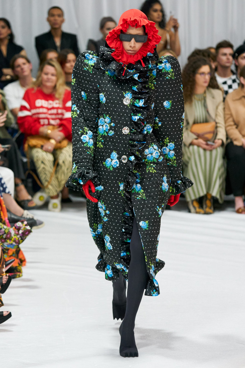 00010-Richard-Quinn-Spring-22-RTW-London-credit-gorunway.jpg