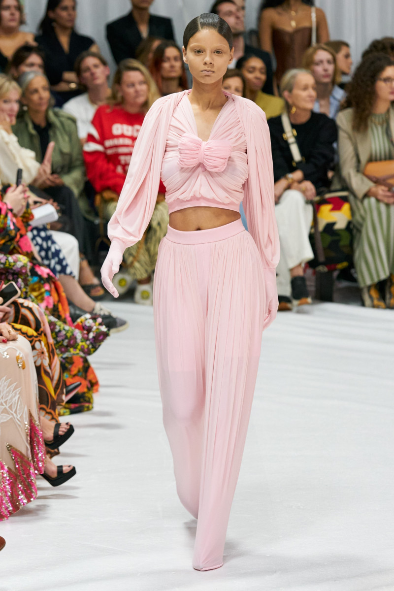 00007-Richard-Quinn-Spring-22-RTW-London-credit-gorunway.jpg