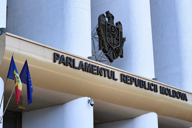 Правительство Молдавии одобрило идею продления режима ЧП в стране