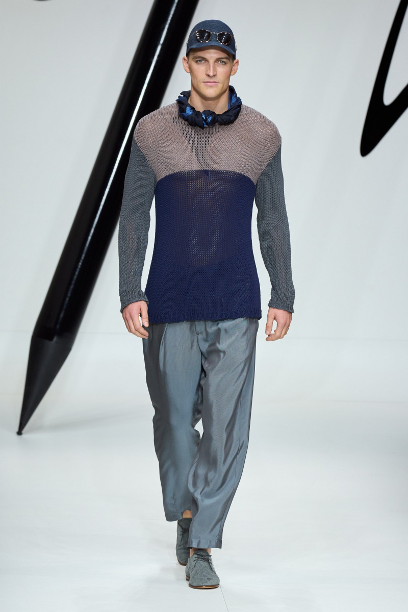 00036-giorgio-armani-spring-2024-menswear-credit-gorunway.jpg