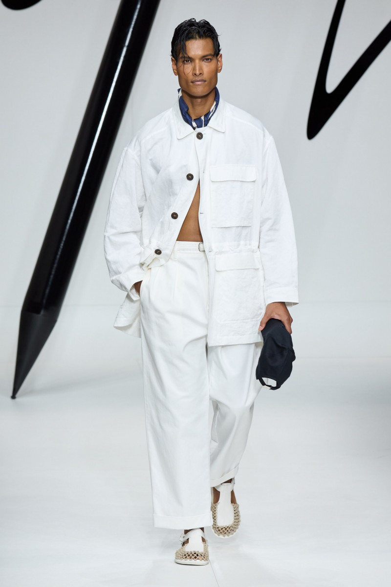 00074-giorgio-armani-spring-2024-menswear-credit-gorunway.jpg