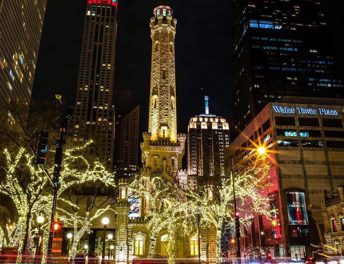 HolidayLightsMagMileFea-1.jpg