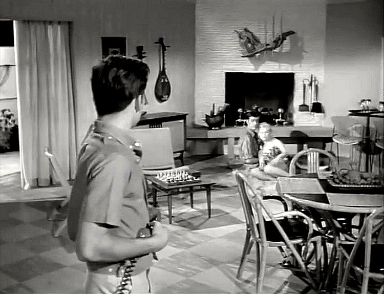  Взрывное поколение /The Explosive Generation/ 1961 (0:33:57 / 1:29:00)