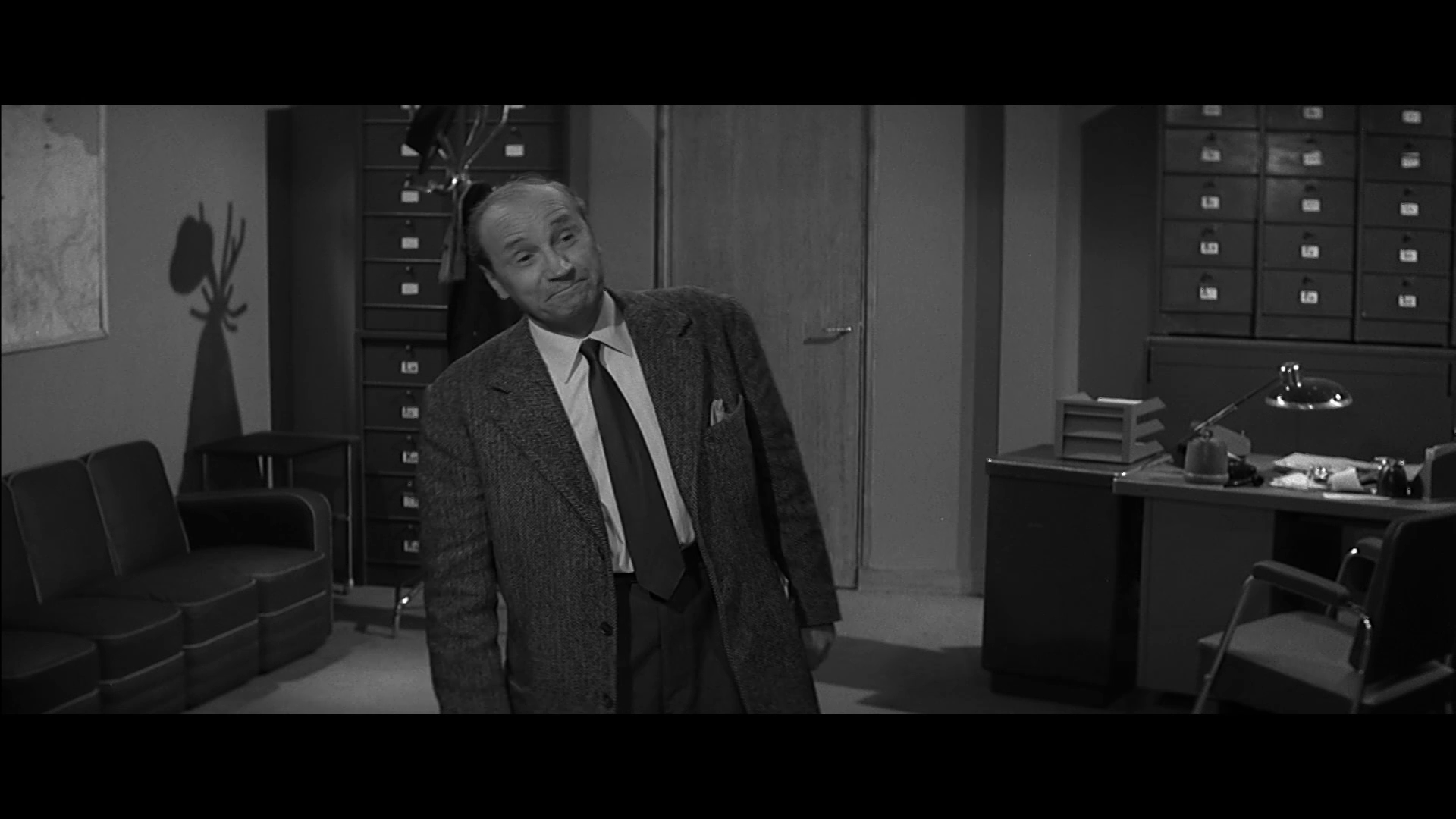 Le.gorille.vous.salue.bien.1958.WEB-DL.1080p[(046626)2023-11-11-07-18-48].PNG