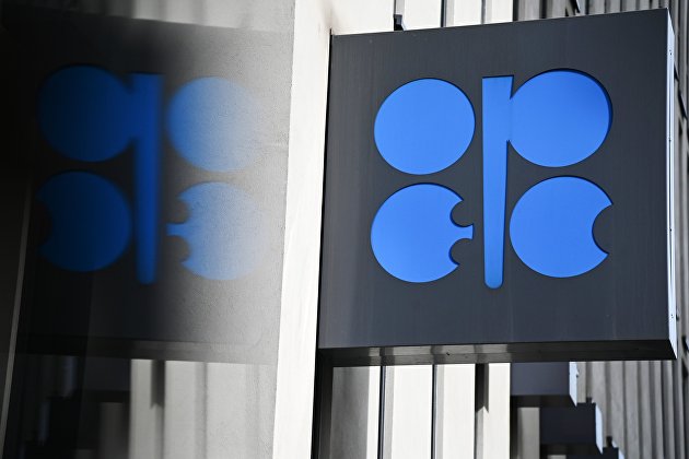 ОПЕК+ предварительно договорился о сокращении добычи нефти