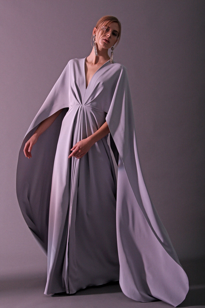 26-christian-siriano-pre-fall-2018.jpg