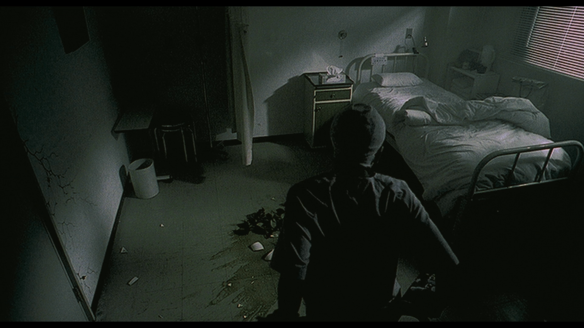 Uzumaki 2000 1080p BluRay REMUX AVC FLAC 2.0-aCant.mkv_20240116_204817.218.png