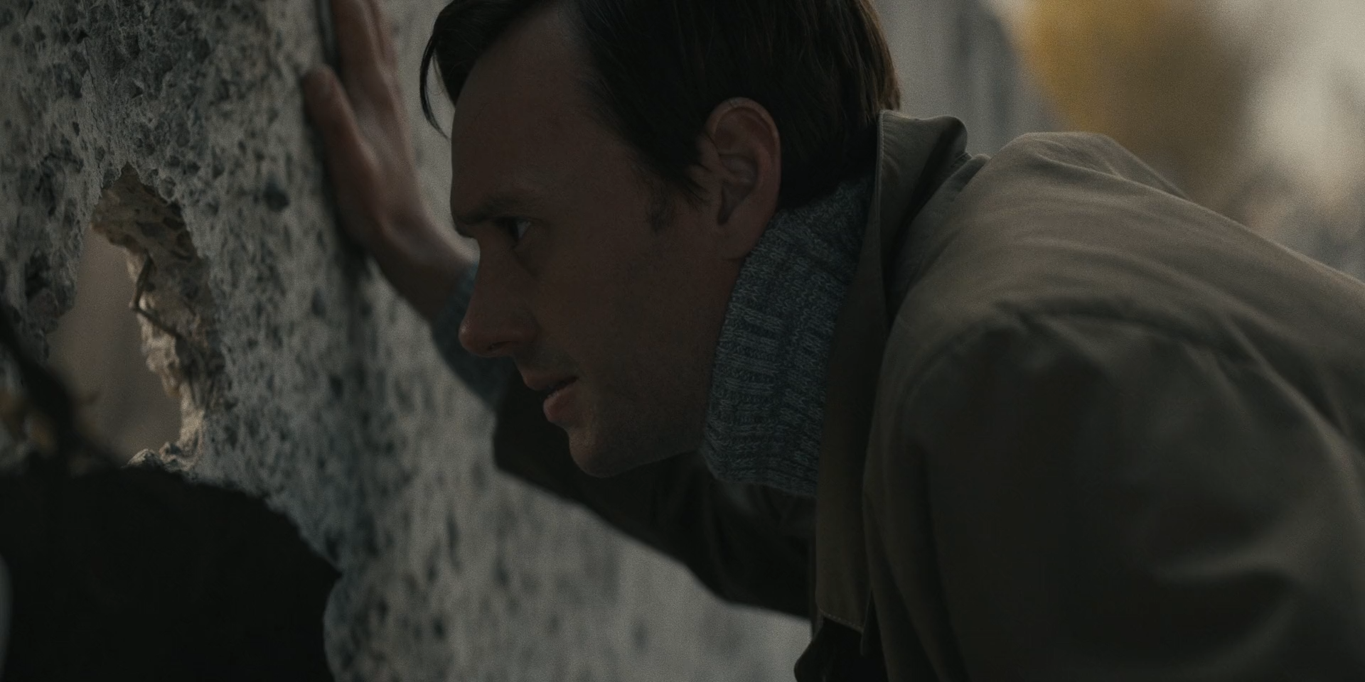 Взаперти 2023 WEB-DL 1080p.mkv_snapshot_00.55.52.png