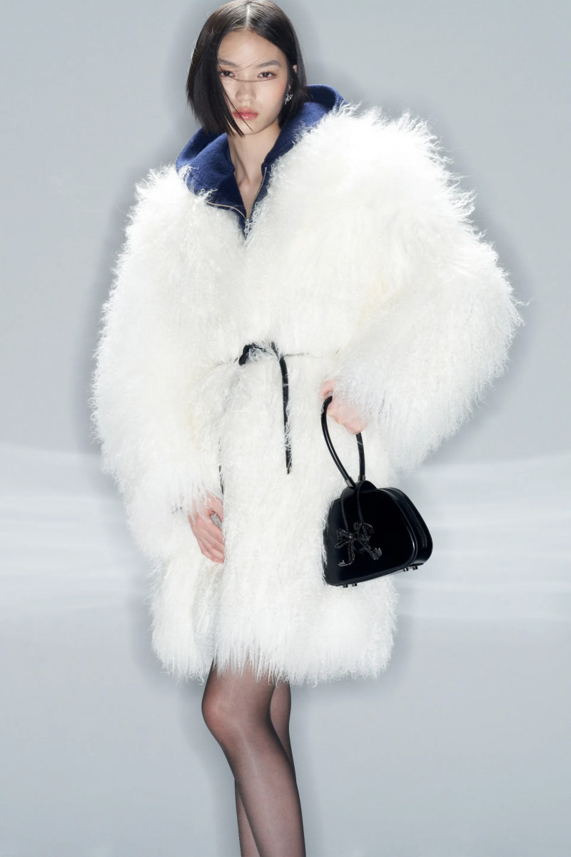 00017-self-portrait-fall-2024-ready-to-wear-credit-brand.webp