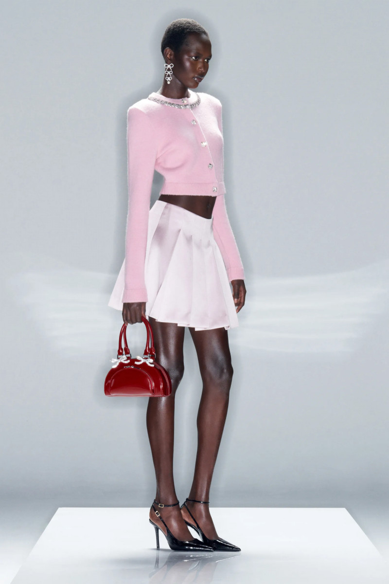 00013-self-portrait-fall-2024-ready-to-wear-credit-brand.webp