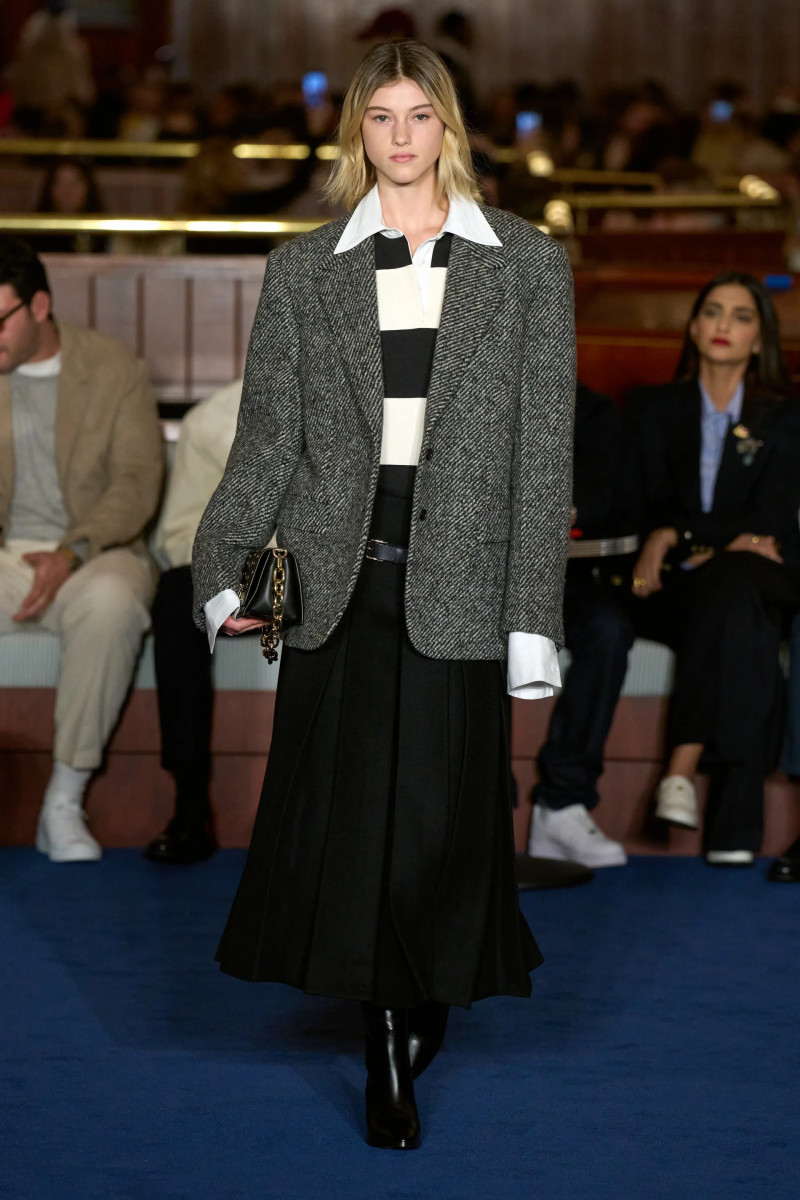 00018-tommy-hilfiger-fall-2024-ready-to-wear-credit-gorunway.webp