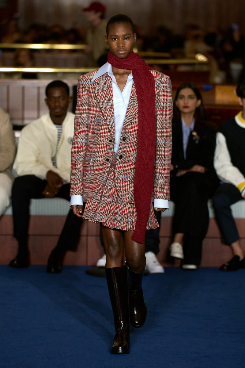 00049-tommy-hilfiger-fall-2024-ready-to-wear-credit-gorunway.webp