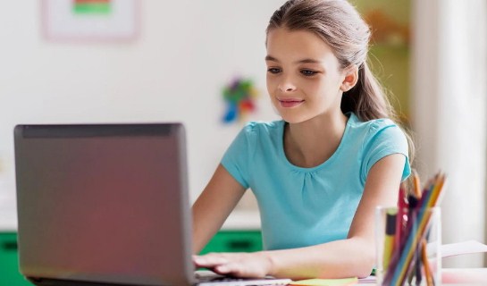 Выбор онлайн-школы: почему это важно и на что необходимо обратить внимание