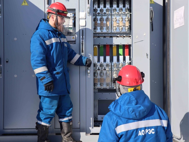 Энергетики АО «РЭС» завершили строительство электросетей для новой школы в Новосибирске