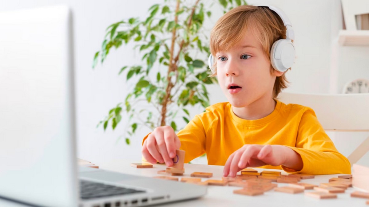 Онлайн-школа – оптимальный выбор для развития и обучения детей в домашних условиях