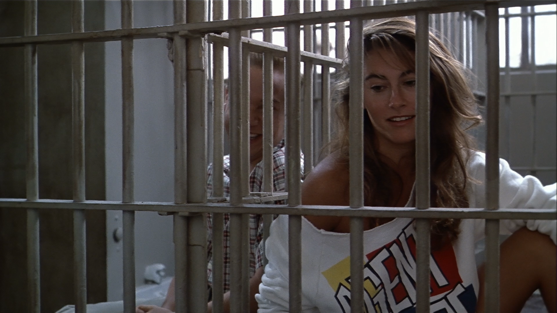 Under.the.Boardwalk.1988.1080p.BluRay.Remux.Kinozal-Райдэн.mkv_snapshot_00.44.44.628.png