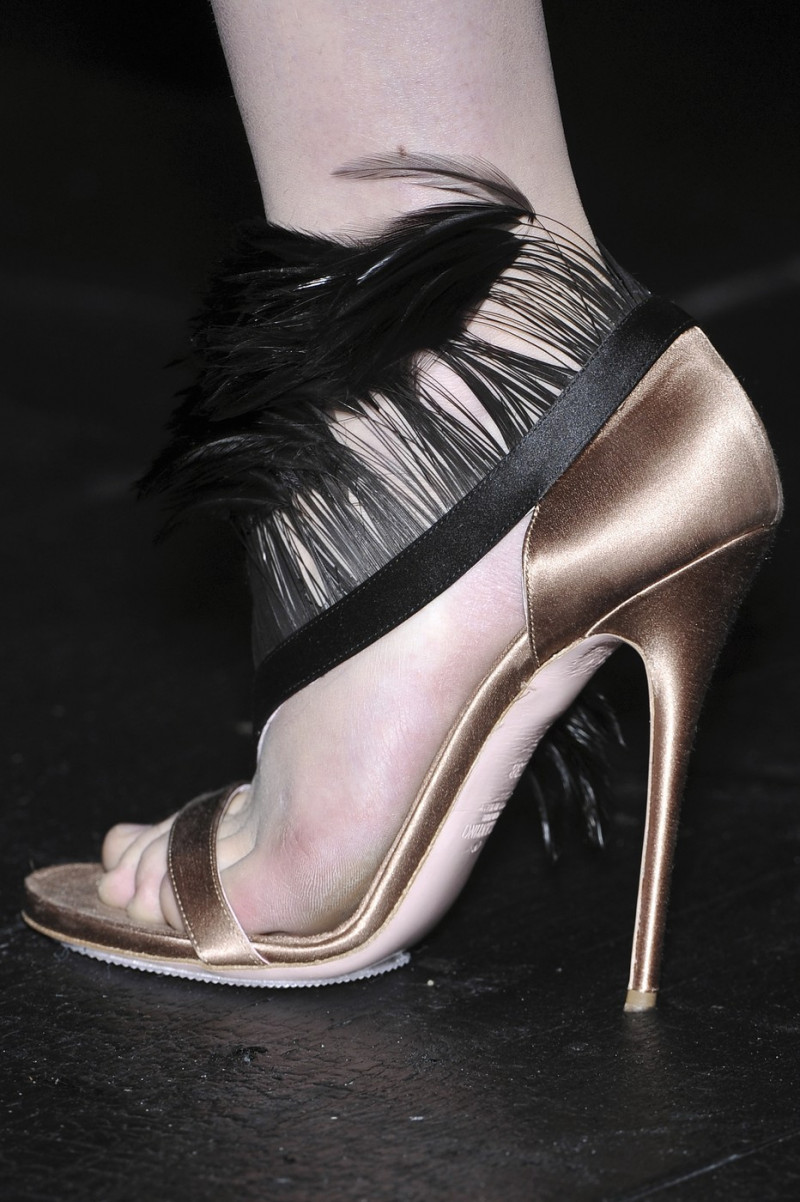 Valentino+Fall+2009+Details+BtvD6UAquDJx.jpg