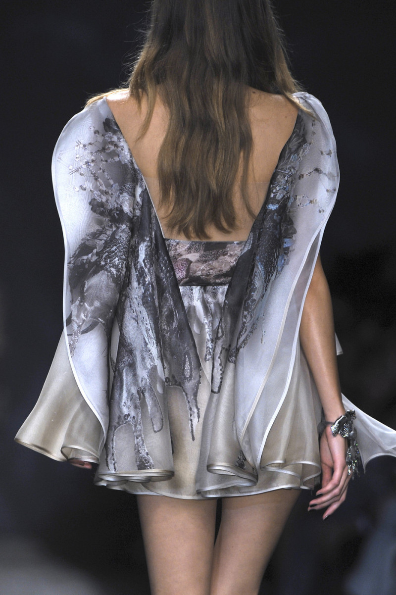 Valentino+Spring+2010+Details+Hy-ehe2EYpJx.jpg