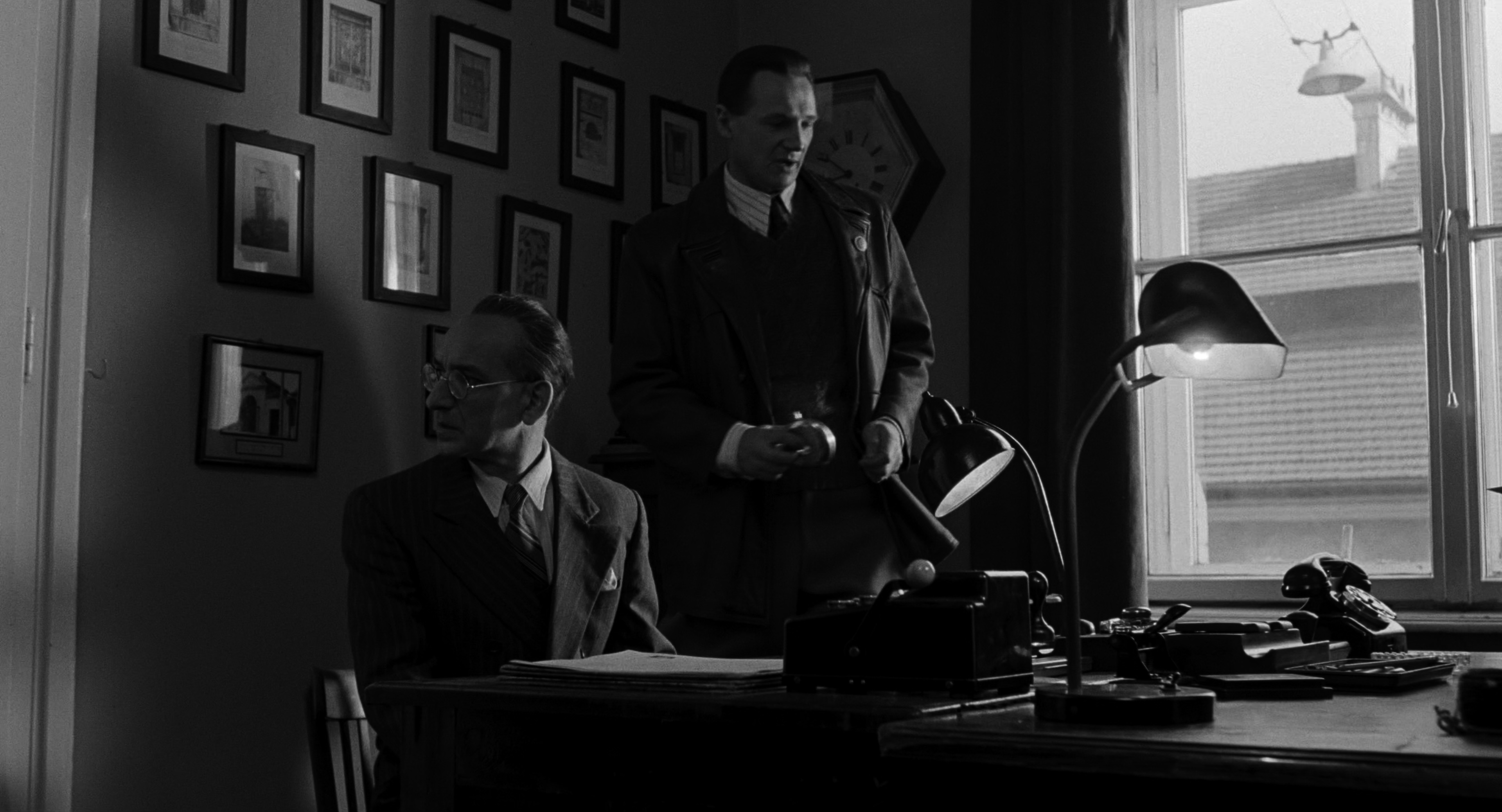 Список Шиндлера (Schindler's List) 1993.mkv_snapshot_00.12.43.638.png