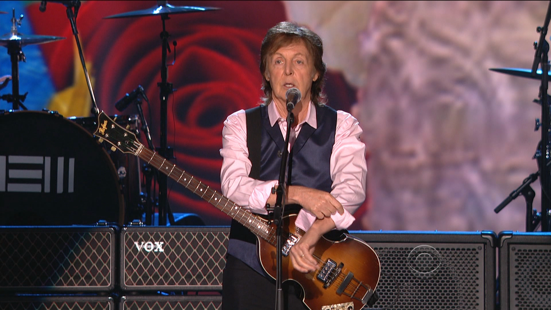 Paul McCartney and Ringo Starr 2014-01-27 Grammy Salute to The Beatles.ts_20240906_203731.153.png