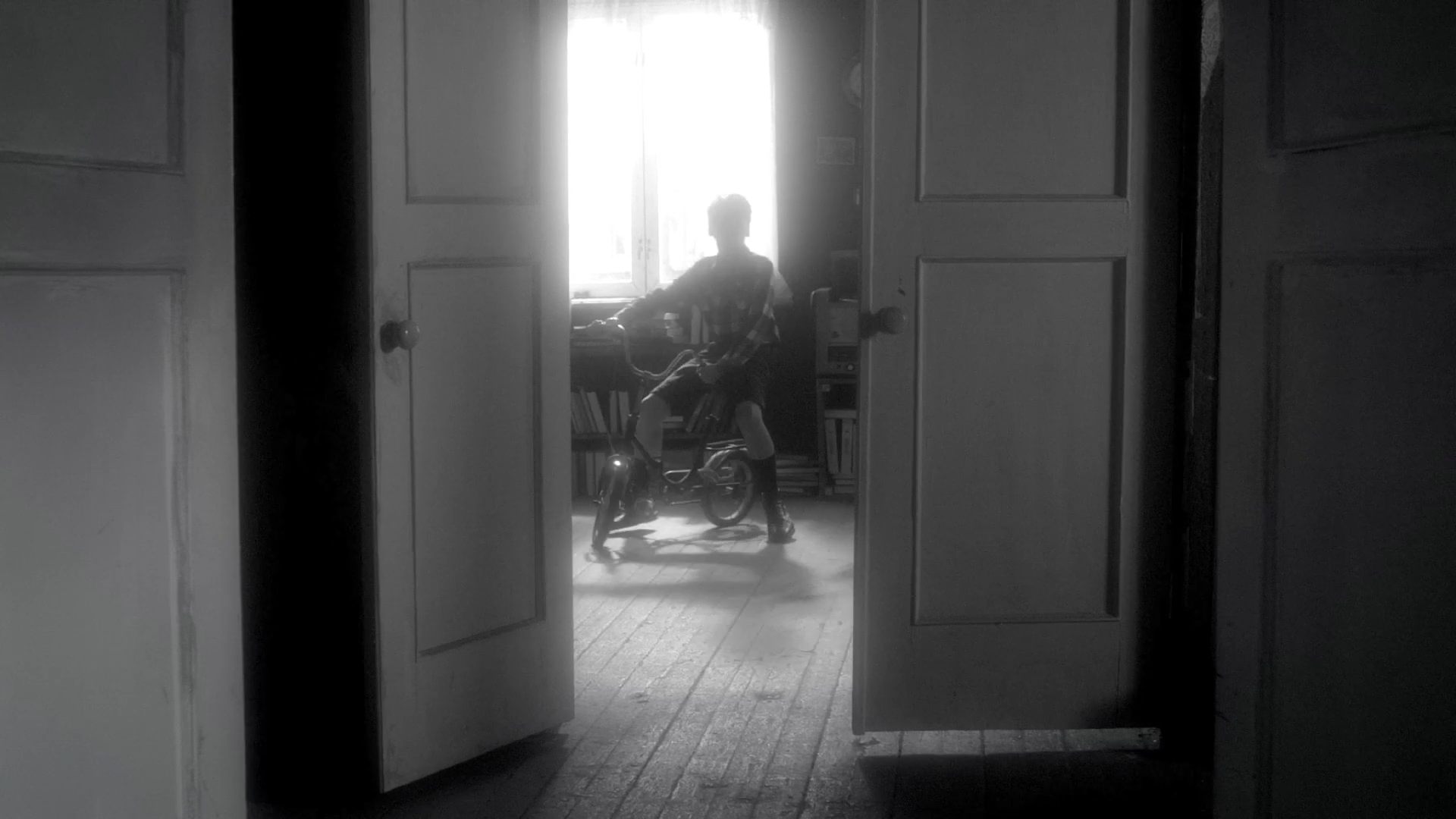 Моя бывшая бабушка 2015 WEB-DL 1080p.mkv_snapshot_00.45.png