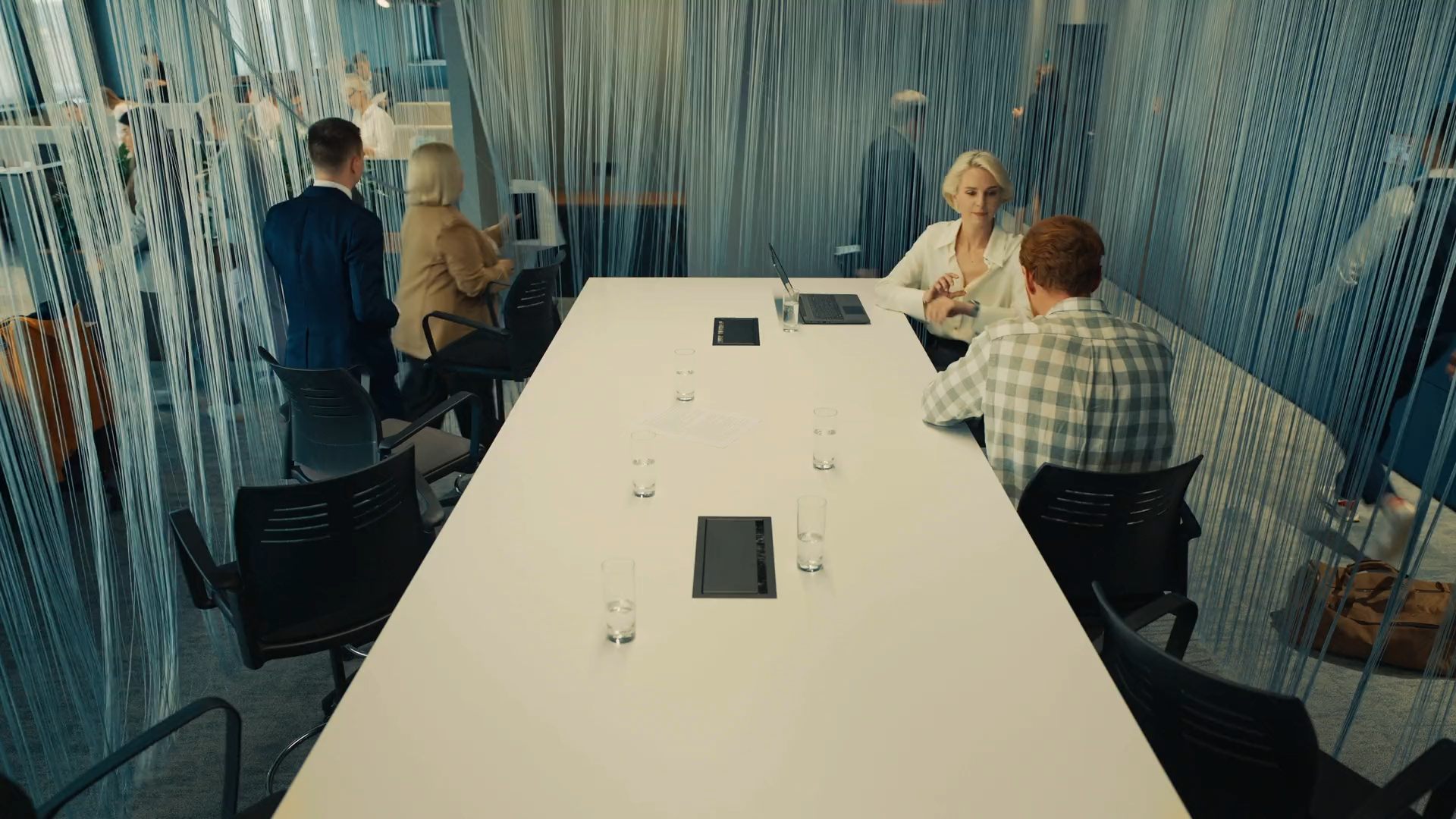 Ministerstvo.vsego.khoroshego.S01.E01.2024.WEB-DL.1080p.mkv_snapshot_21.39.png