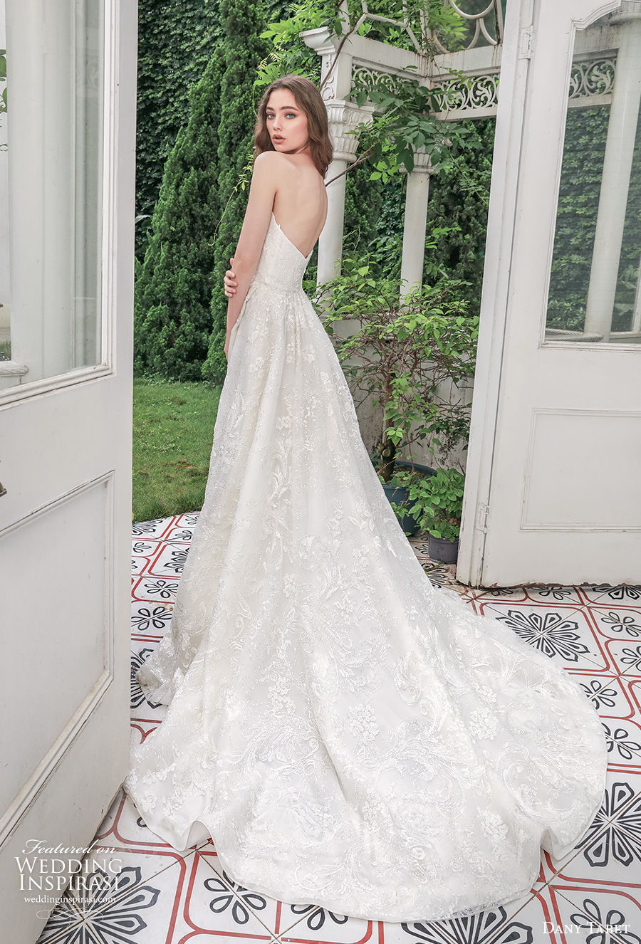 dany-tabet-2021-emerge-bridal-strapless-sweetheart-neckl_003.jpg