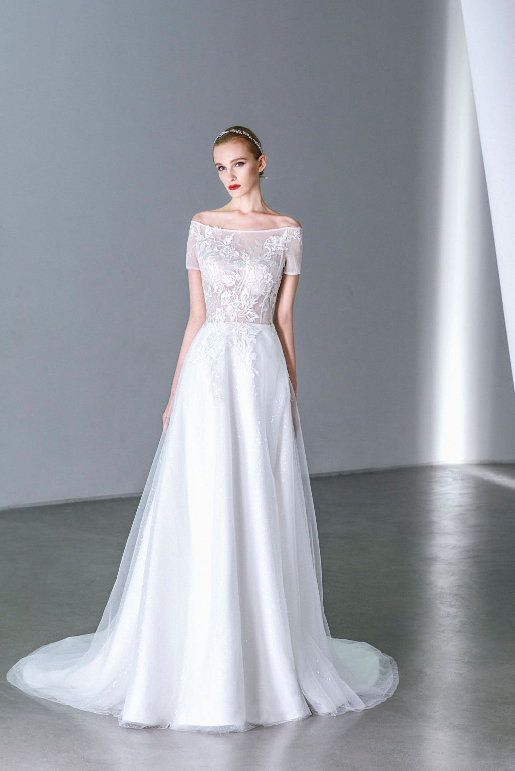 dany_tabet-bridal-2018-2019bluebox-2023_f-resp2400v.jpg