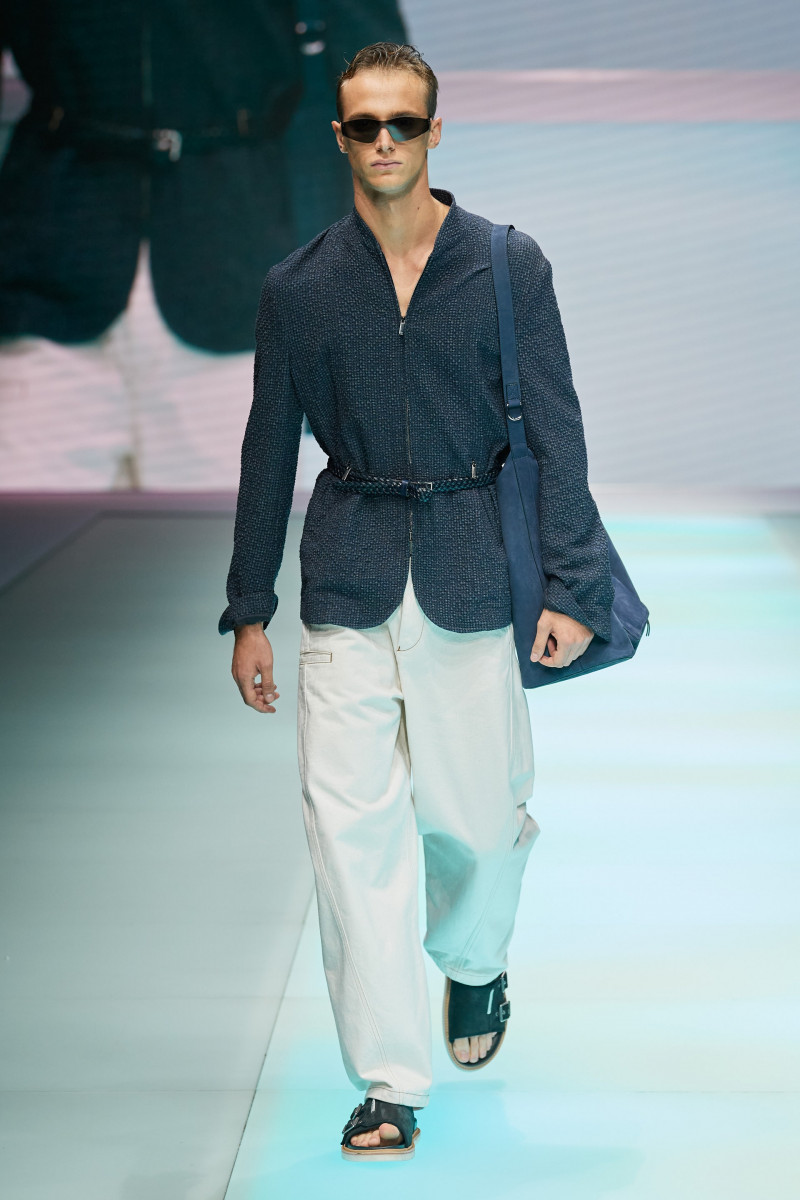 00011-Emporio-Armani-Spring-22-RTW-Milan-credit-gorunway.JPG