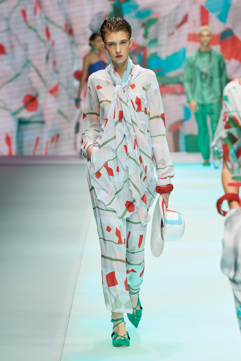 00104-Emporio-Armani-Spring-22-RTW-Milan-credit-gorunway.JPG