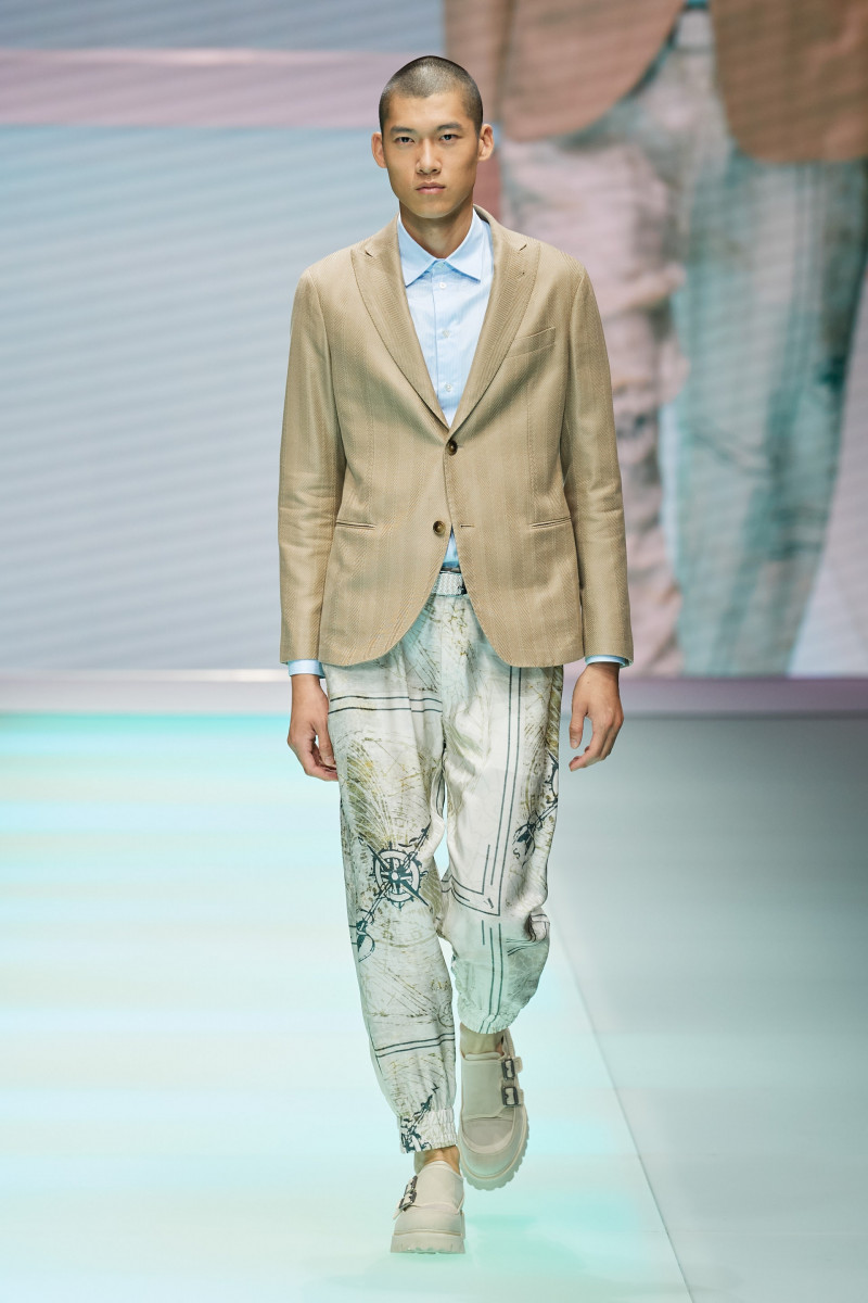 00054-Emporio-Armani-Spring-22-RTW-Milan-credit-gorunway.JPG