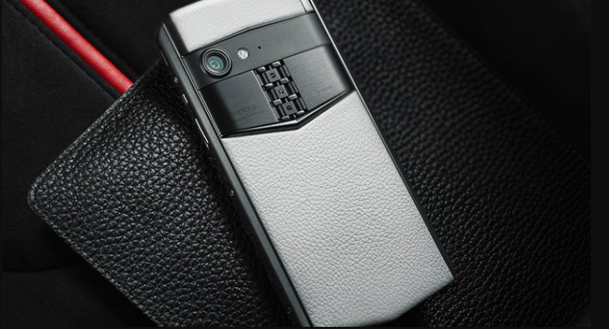 Что делает Vertu Aster премиальным устройством?